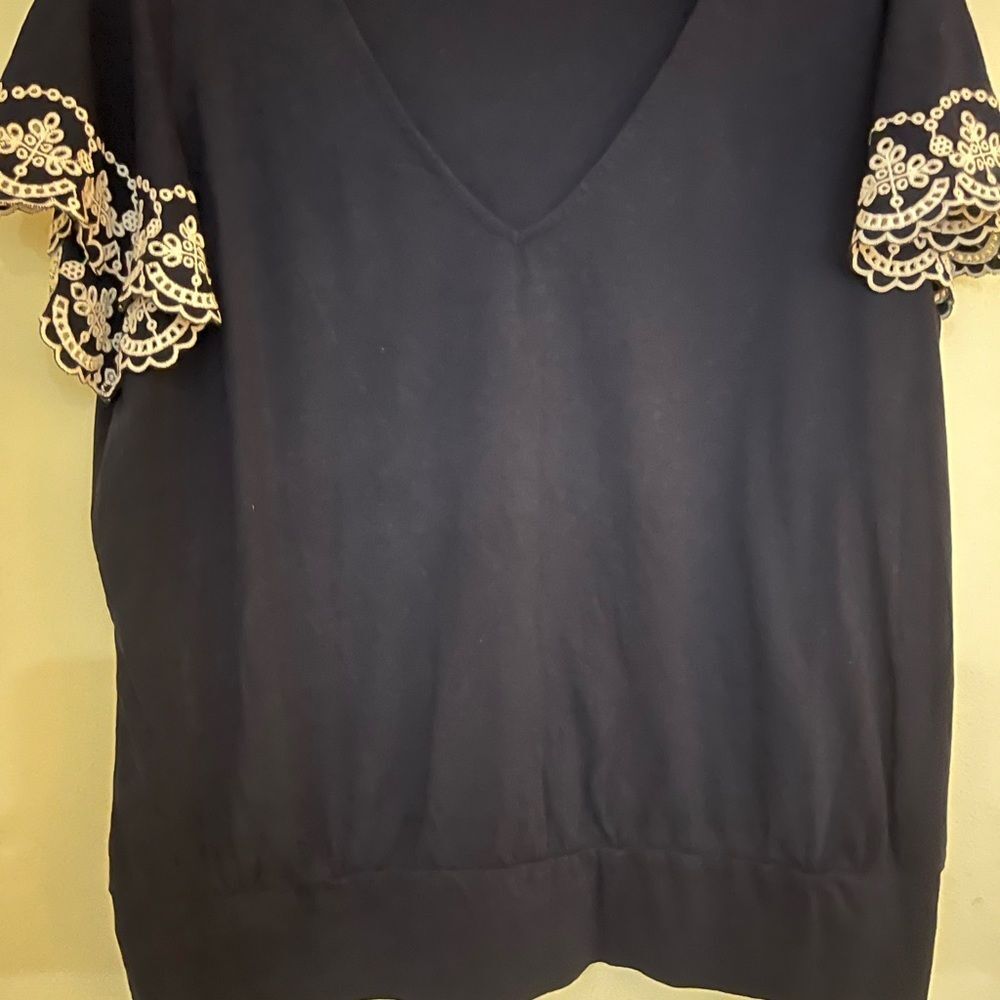 Crown & Ivy
Plus Size Embroidered Scallop Sleeve Top - Picture 3 of 11